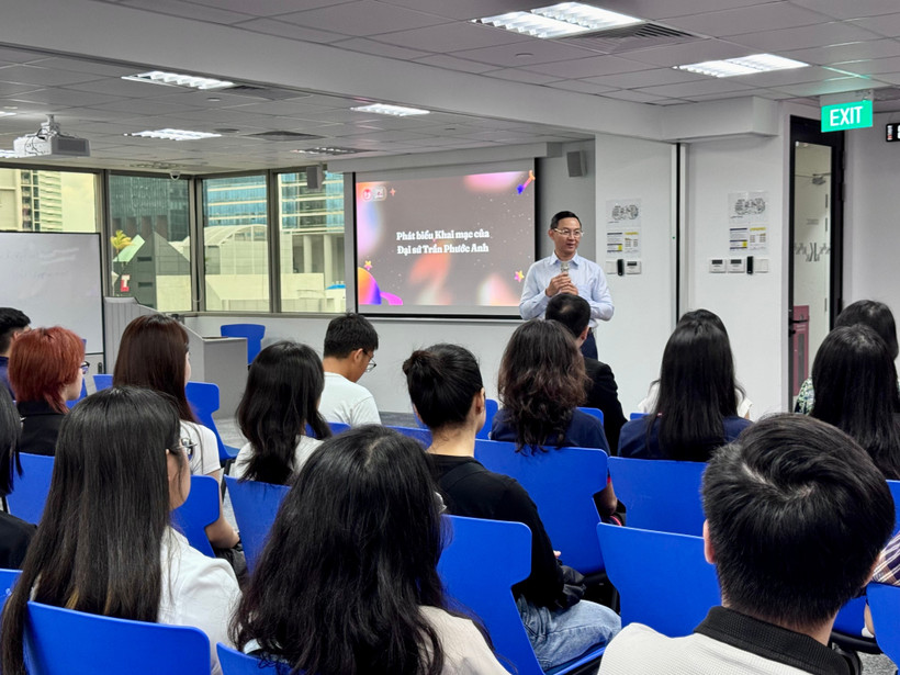 Hoạt động thiết thực hỗ trợ hướng nghiệp cho sinh viên Việt Nam tại Singapore